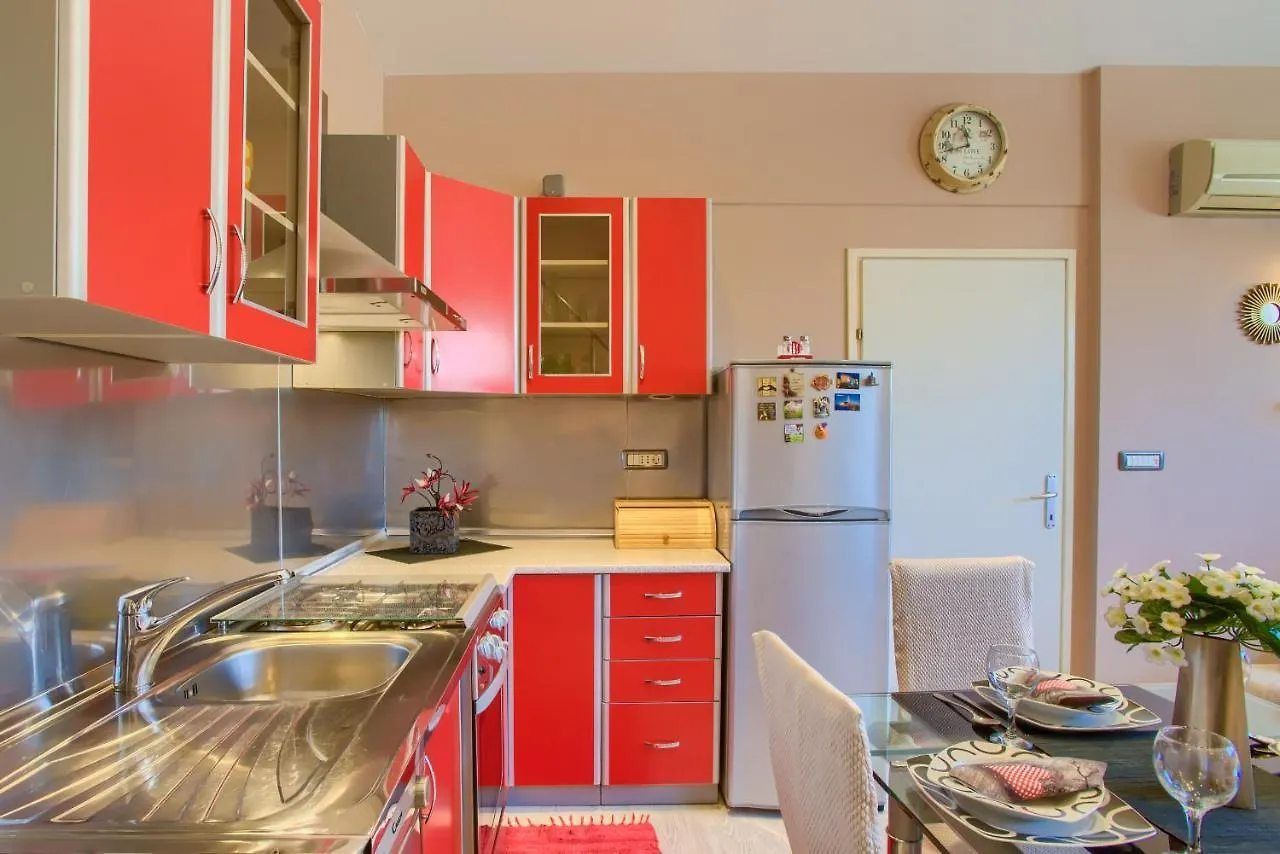 Cozy Villa Michelle With Private Pool Near Pula Sisan 0*,