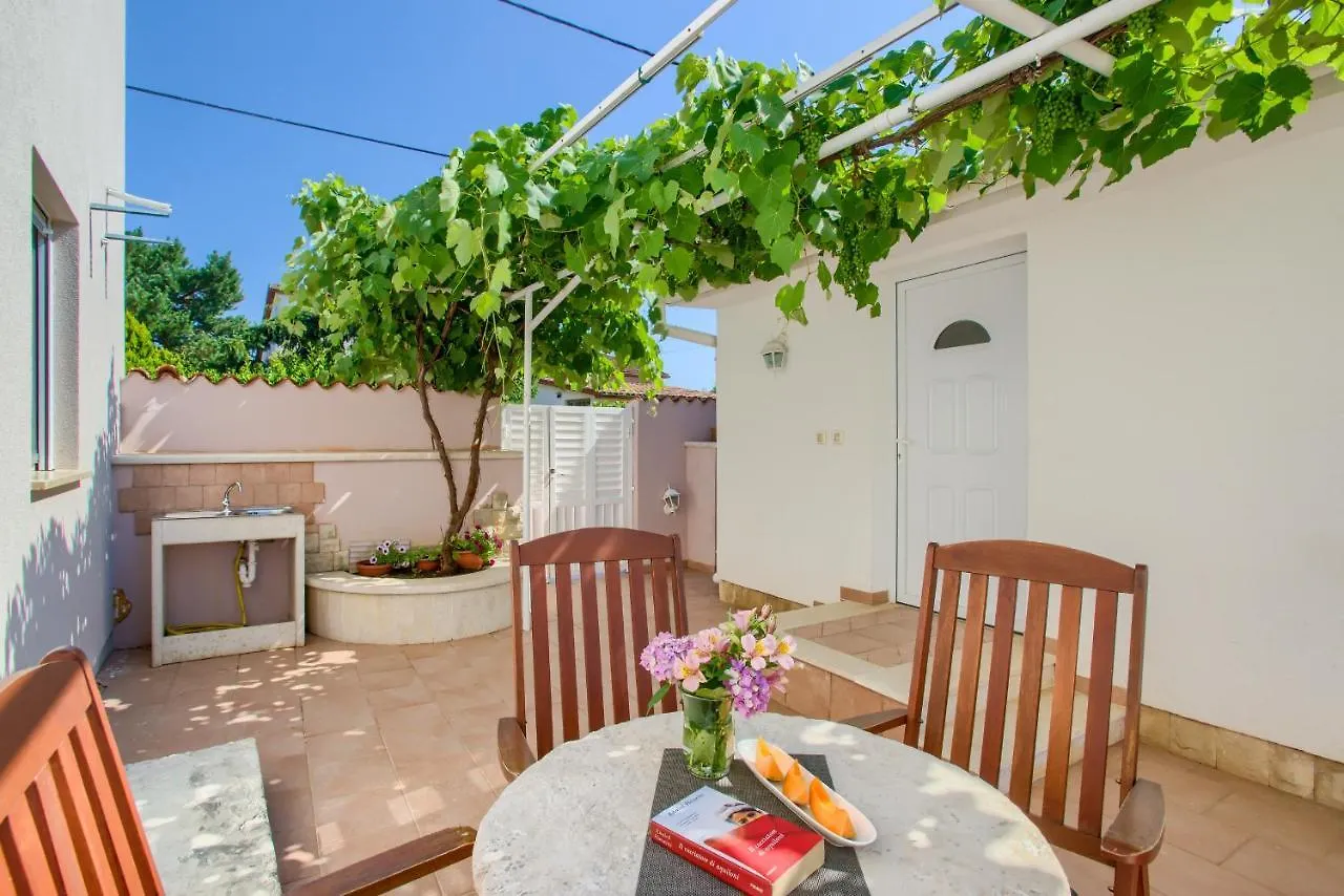 Cozy Villa Michelle With Private Pool Near Pula Sisan Croatia